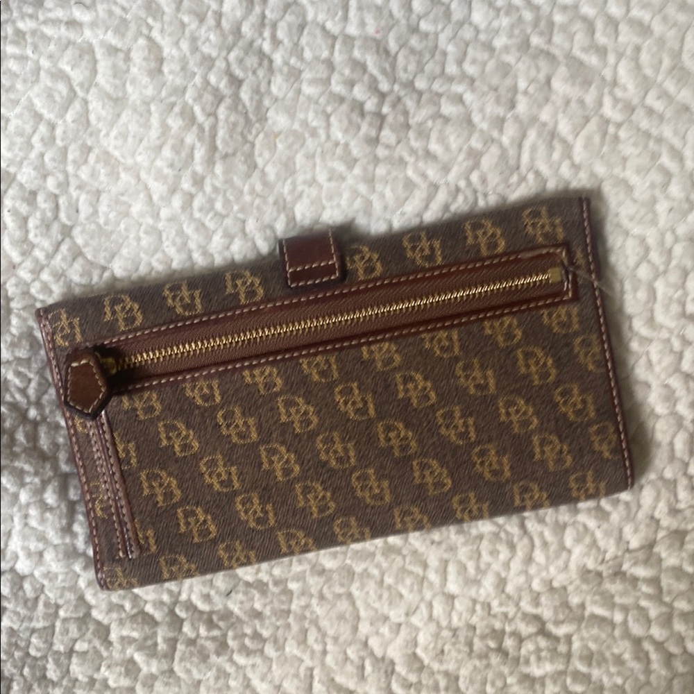 Dooney & Bourke Brown and Gold Monogram Clutch trifold wallet - Picture 4 of 5